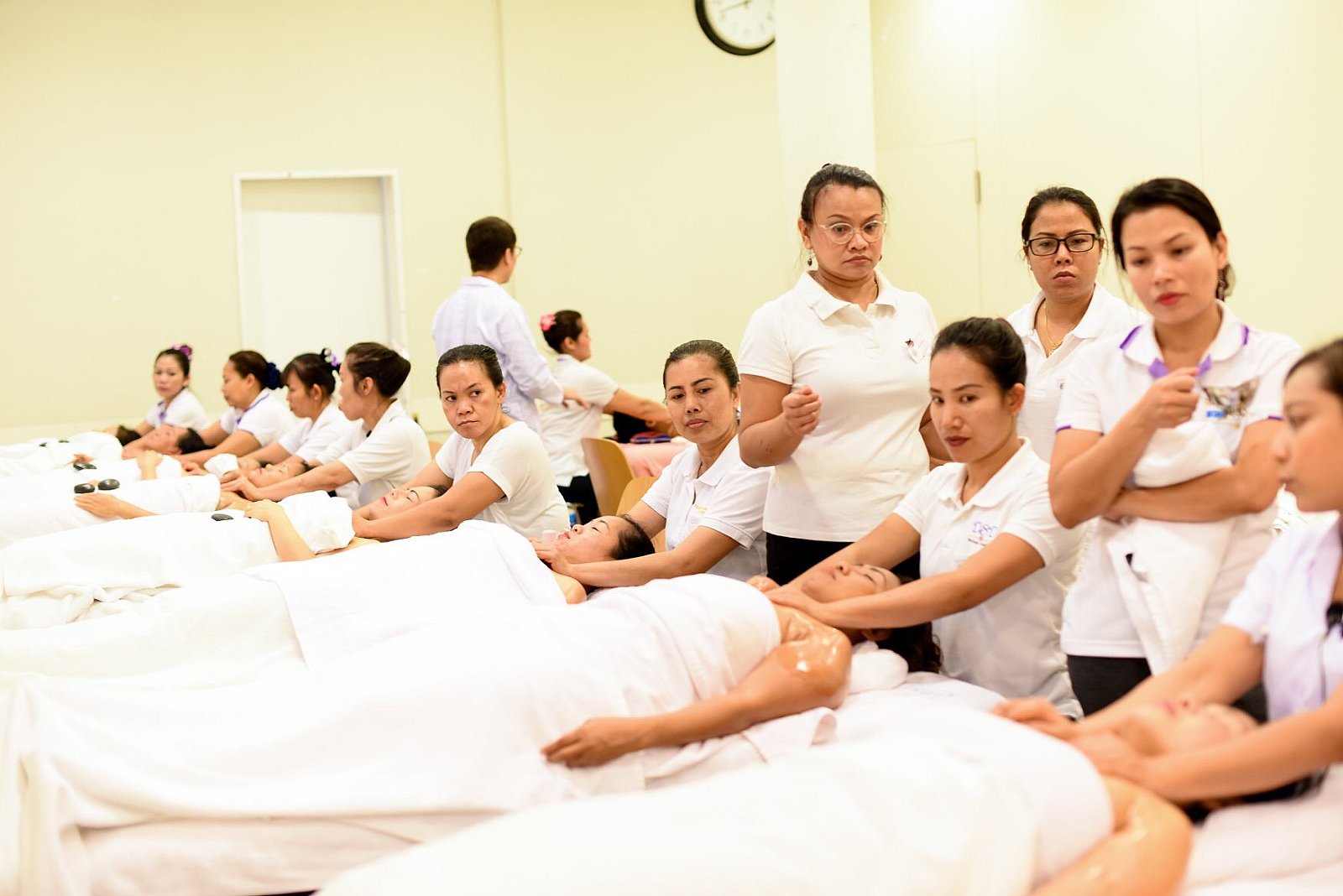 Massage Training im Wat Srinagarin in Gretzenbach 30.11. - 02.12.2018